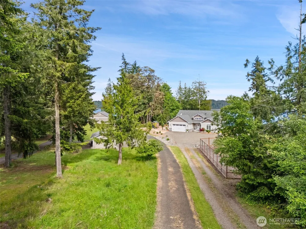 211 E Vineyard Crest Road Grapeview, WA 98546