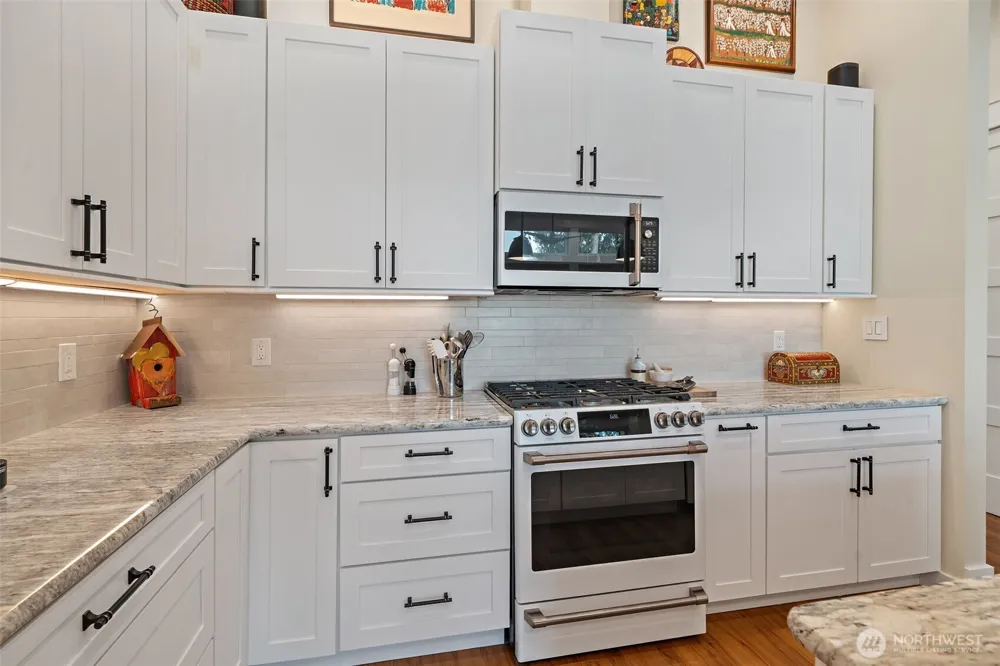 211 E Vineyard Crest Road Grapeview, WA 98546