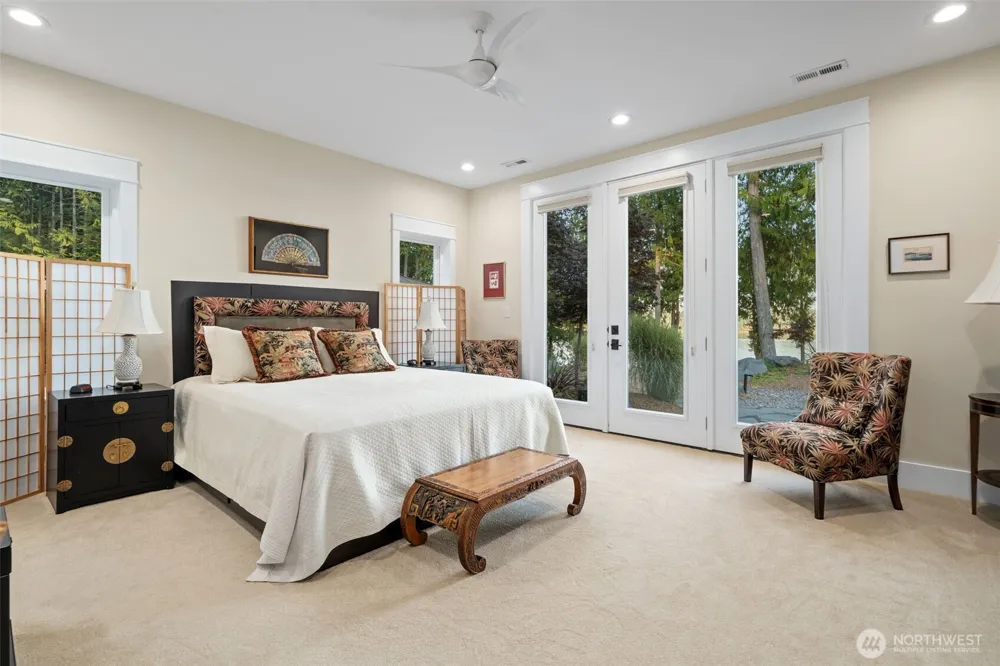 211 E Vineyard Crest Road Grapeview, WA 98546
