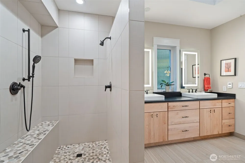 211 E Vineyard Crest Road Grapeview, WA 98546