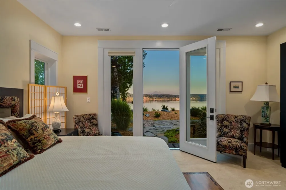 211 E Vineyard Crest Road Grapeview, WA 98546
