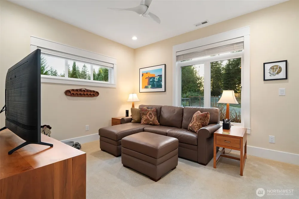 211 E Vineyard Crest Road Grapeview, WA 98546