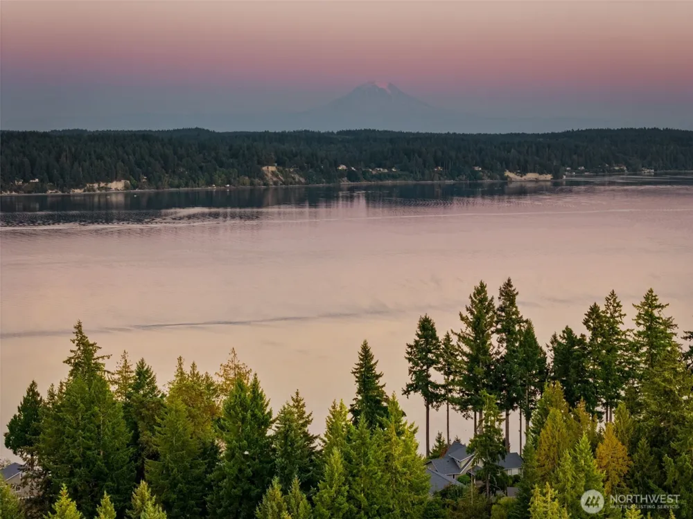 211 E Vineyard Crest Road Grapeview, WA 98546