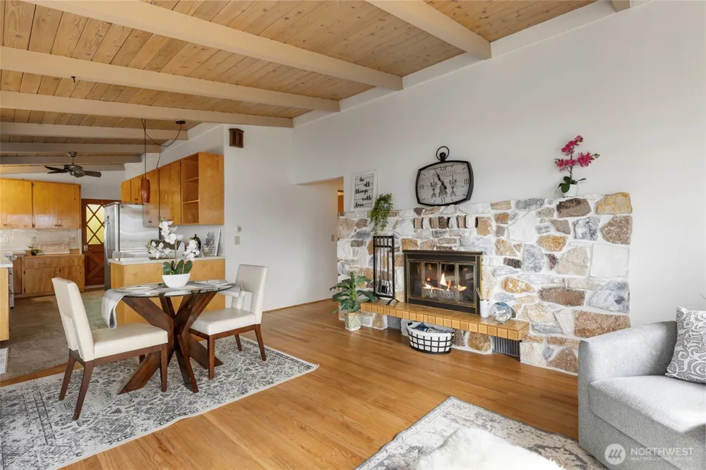14358 NW Rhoda Lane Seabeck, WA 98380