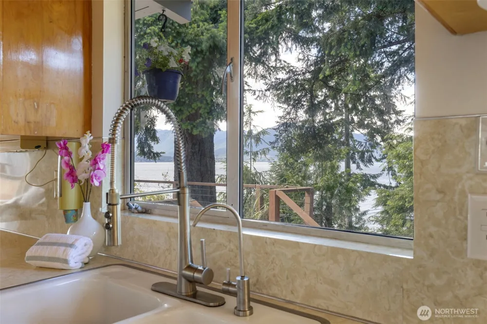 14358 NW Rhoda Lane Seabeck, WA 98380