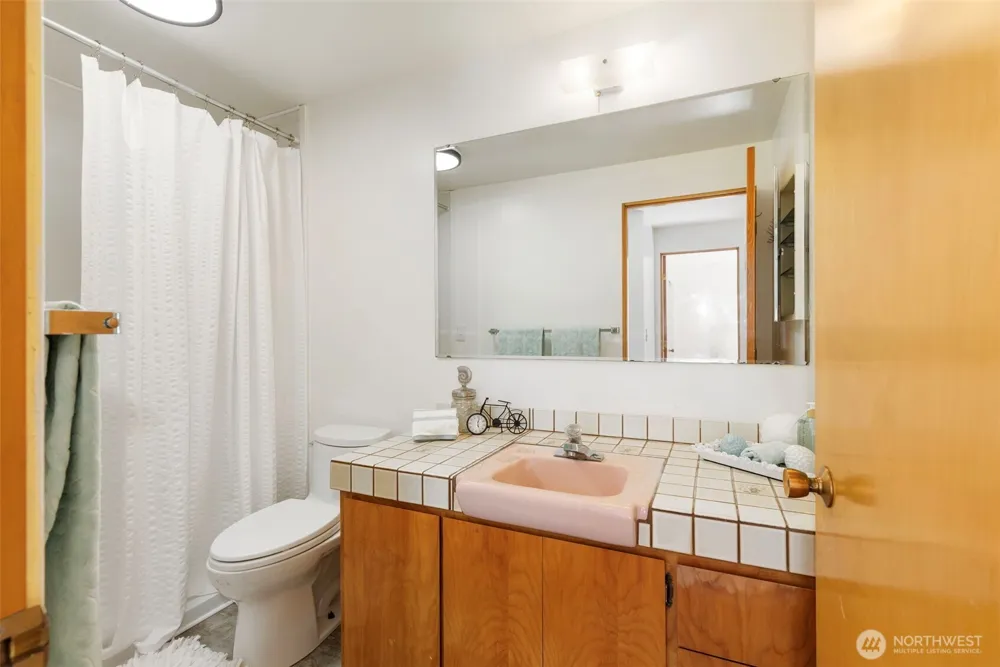 14358 NW Rhoda Lane Seabeck, WA 98380