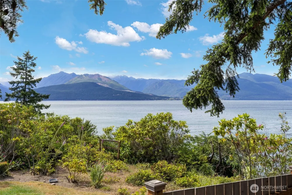 14358 NW Rhoda Lane Seabeck, WA 98380