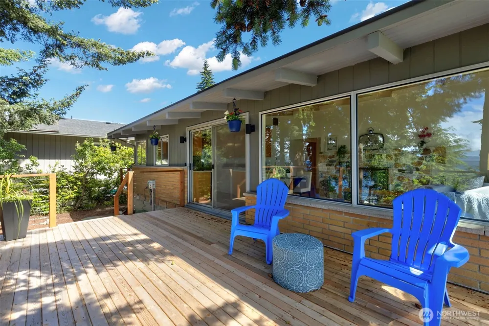 14358 NW Rhoda Lane Seabeck, WA 98380