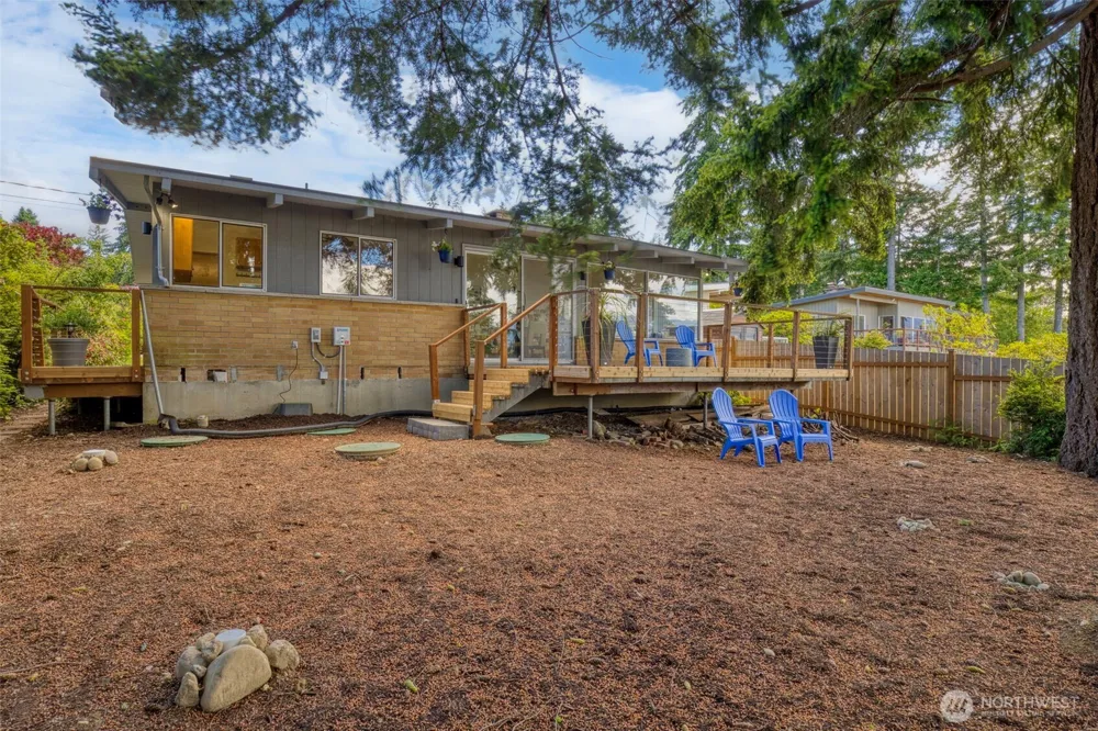 14358 NW Rhoda Lane Seabeck, WA 98380