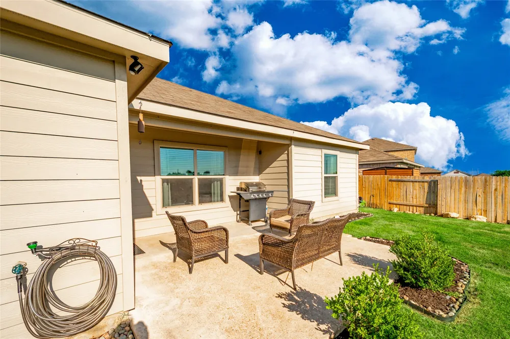 148 Cattlemans Creek Road W Newark, TX 76071