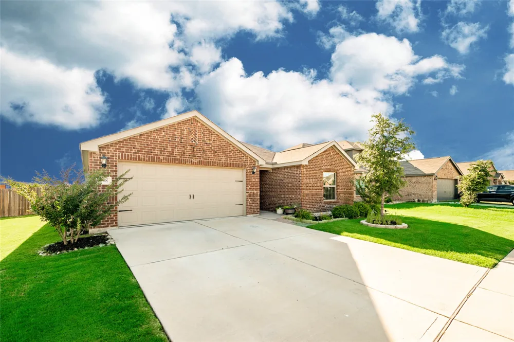 148 Cattlemans Creek Road W Newark, TX 76071