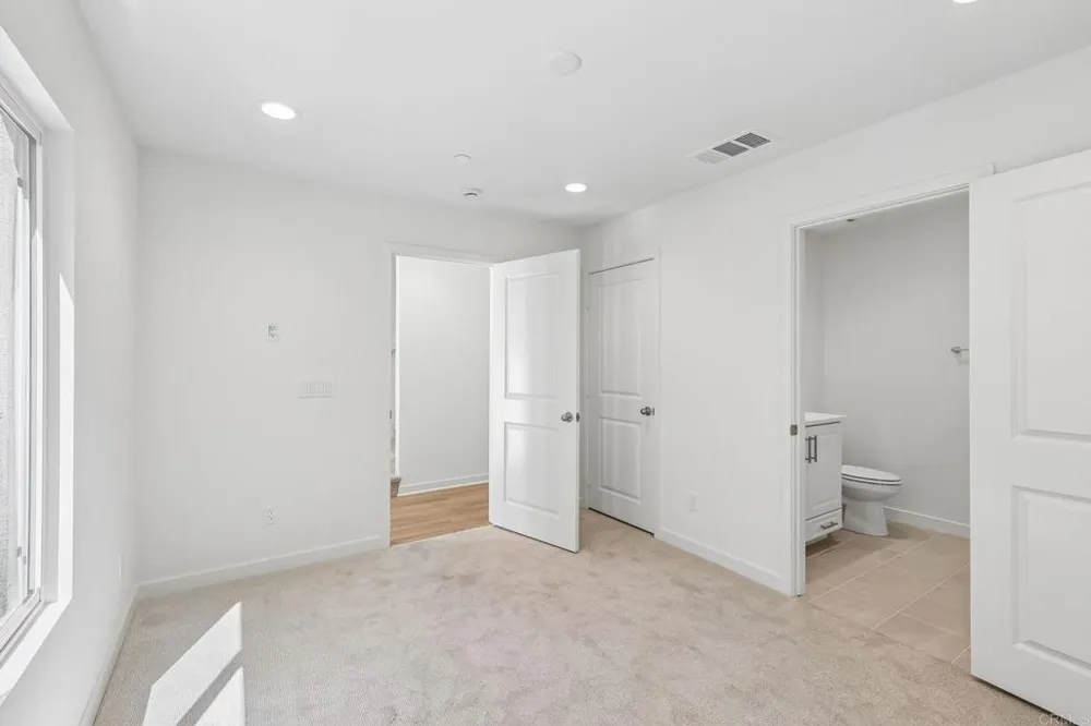 327 Ocotillo Escondido, CA 92025
