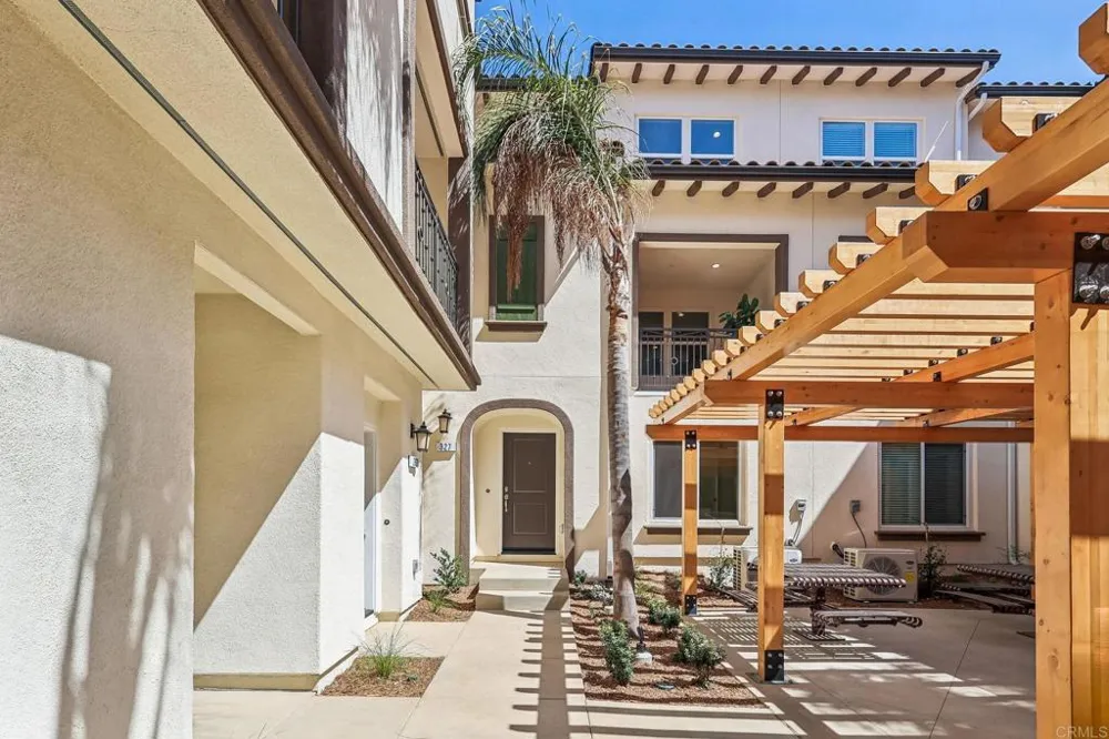327 Ocotillo Escondido, CA 92025