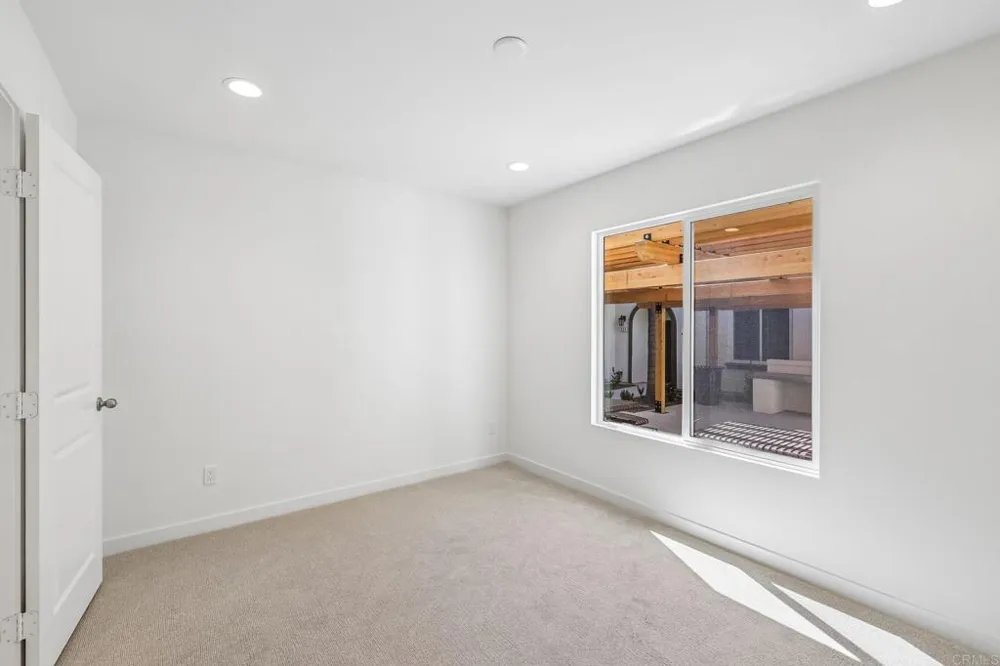 327 Ocotillo Escondido, CA 92025