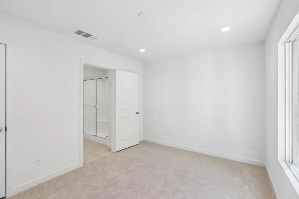 327 Ocotillo Escondido, CA 92025