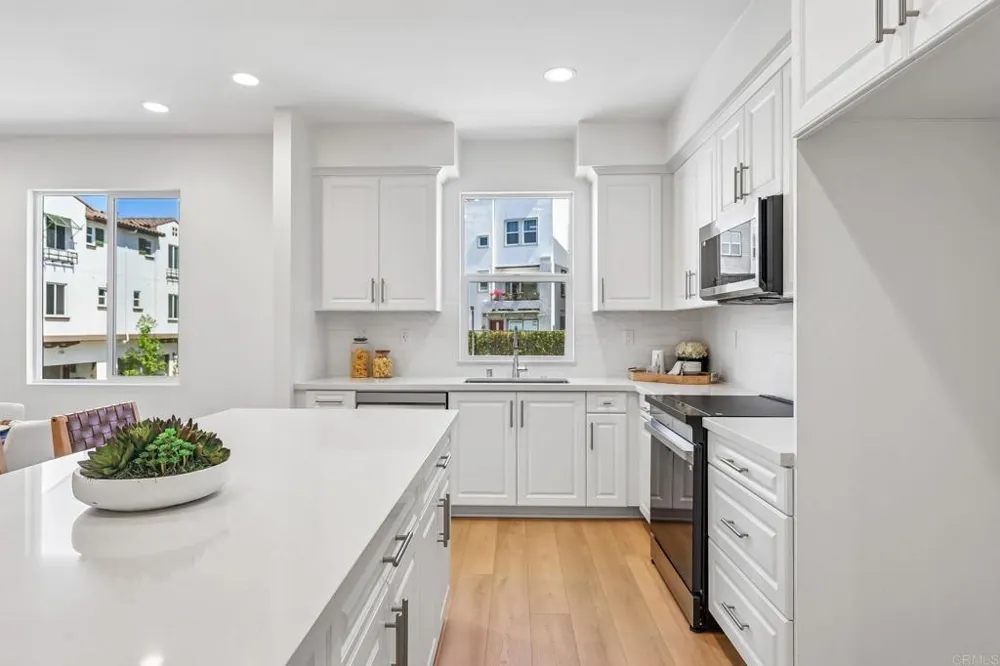 327 Ocotillo Escondido, CA 92025