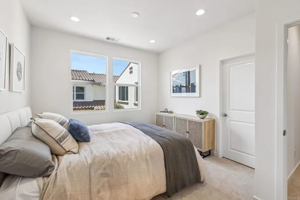 327 Ocotillo Escondido, CA 92025