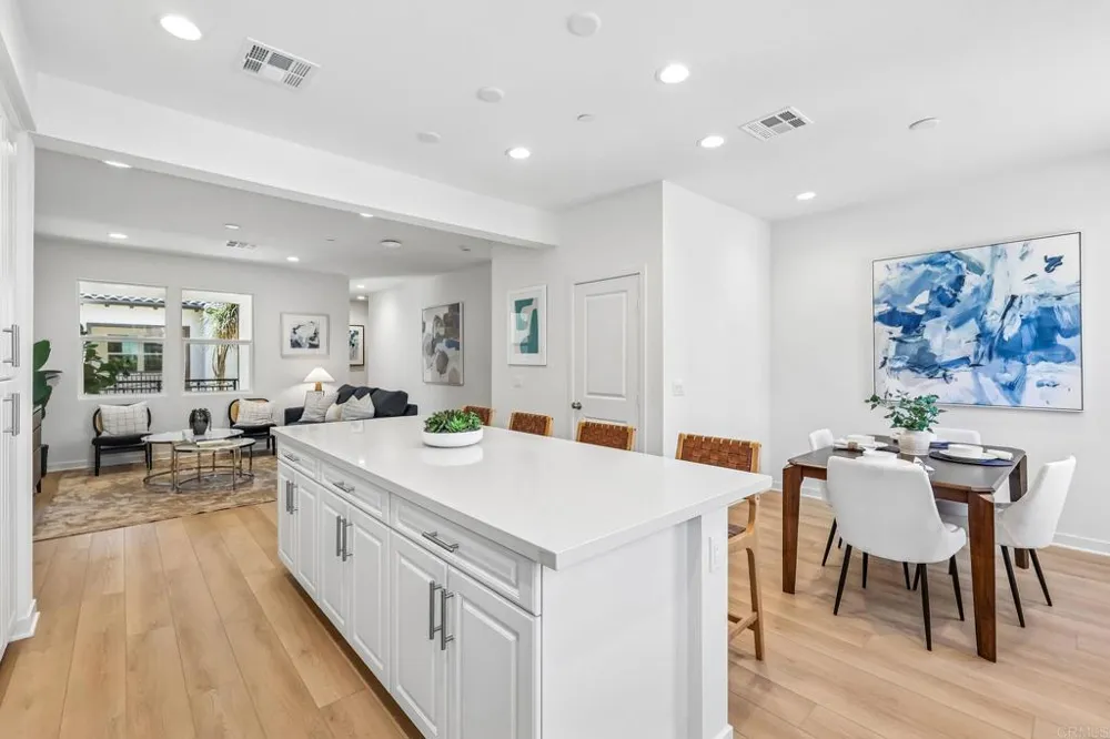 327 Ocotillo Escondido, CA 92025