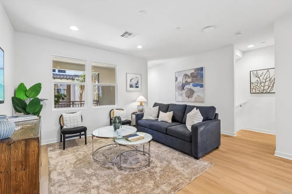 327 Ocotillo Escondido, CA 92025