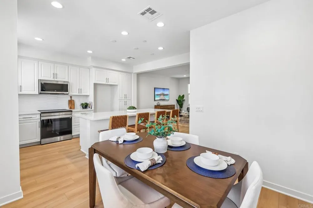 327 Ocotillo Escondido, CA 92025
