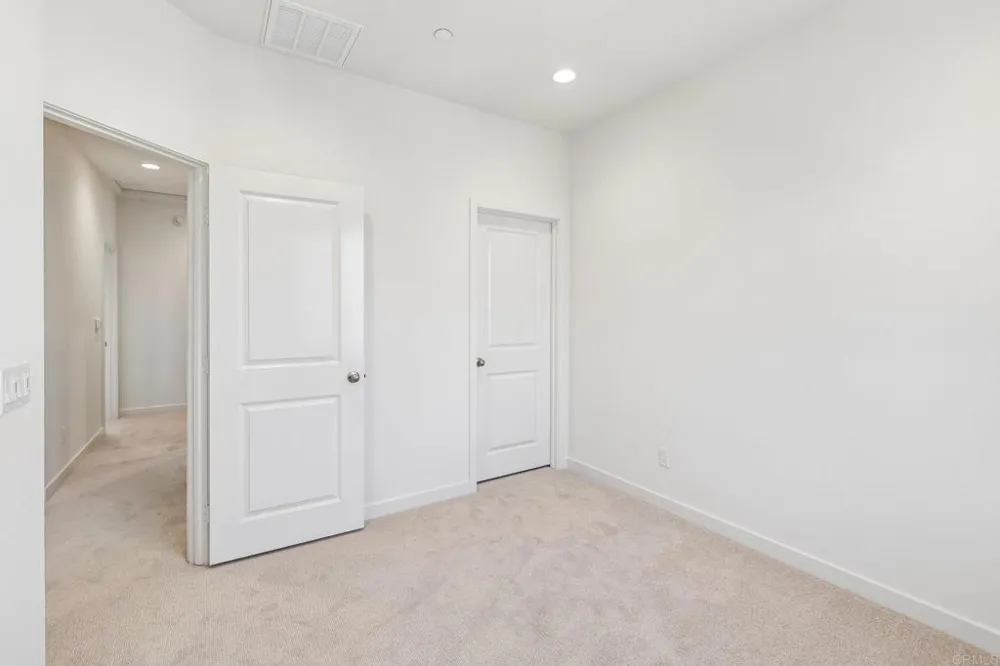 327 Ocotillo Escondido, CA 92025