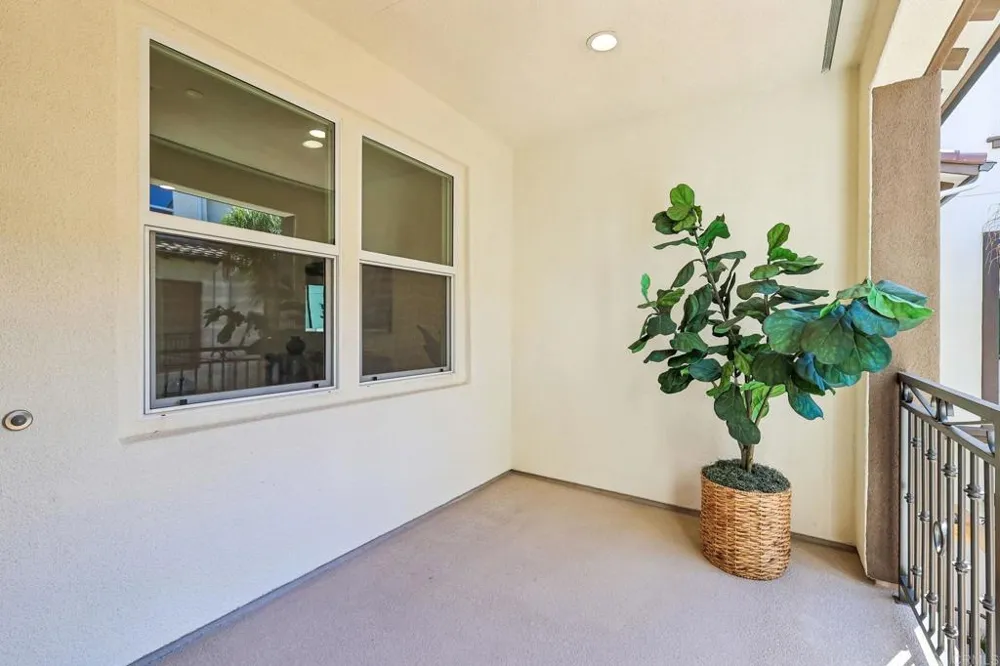 327 Ocotillo Escondido, CA 92025