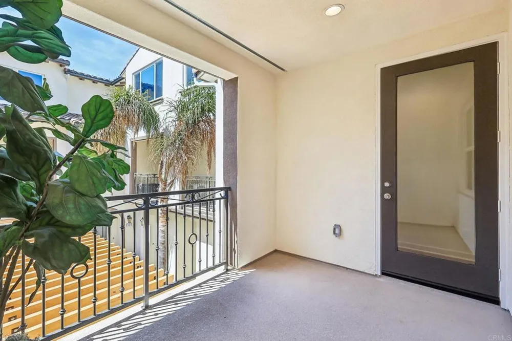 327 Ocotillo Escondido, CA 92025