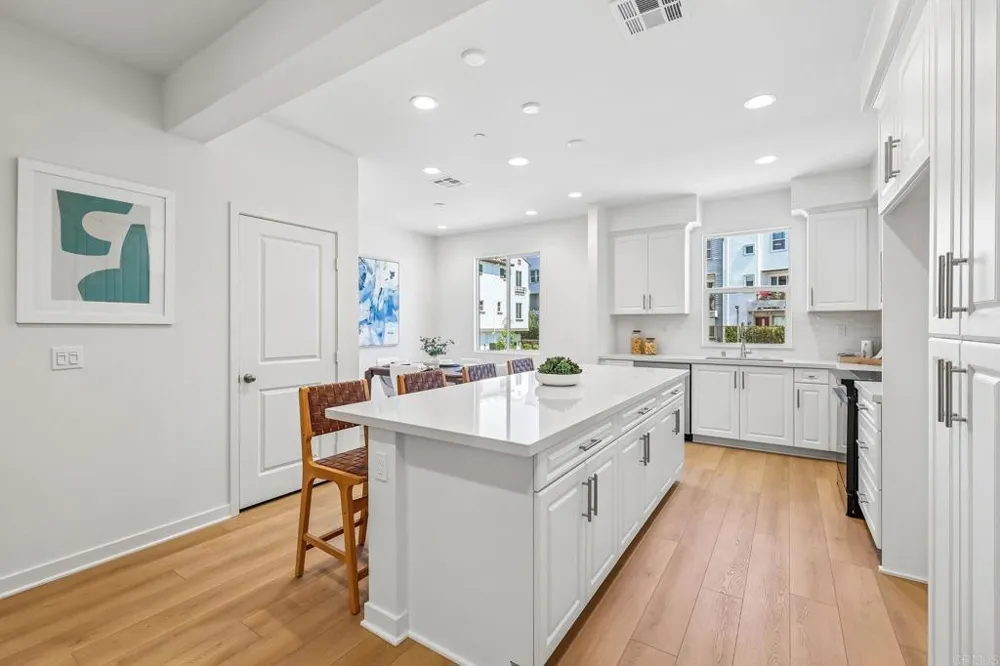 327 Ocotillo Escondido, CA 92025