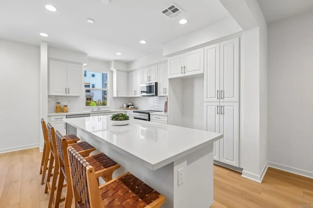 327 Ocotillo Escondido, CA 92025