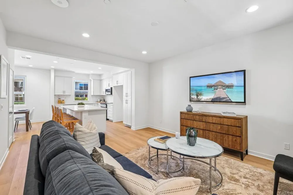 327 Ocotillo Escondido, CA 92025
