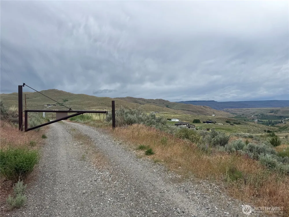 300 Buckhorn Mountain Drive Pateros, WA 98846
