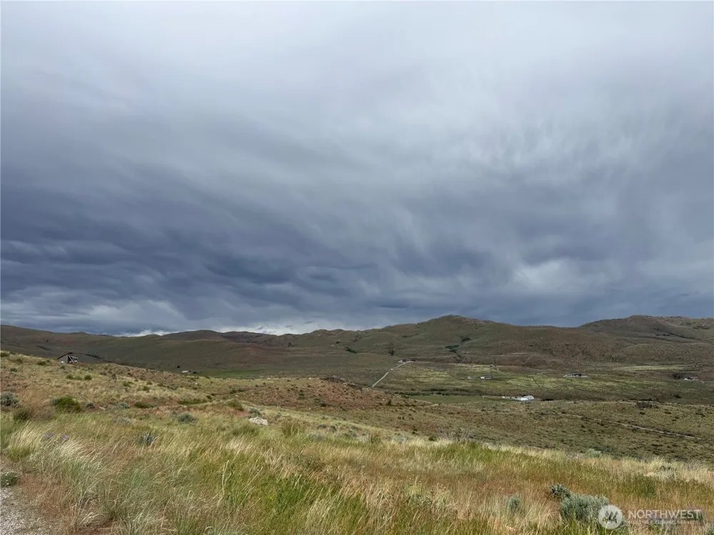 300 Buckhorn Mountain Drive Pateros, WA 98846