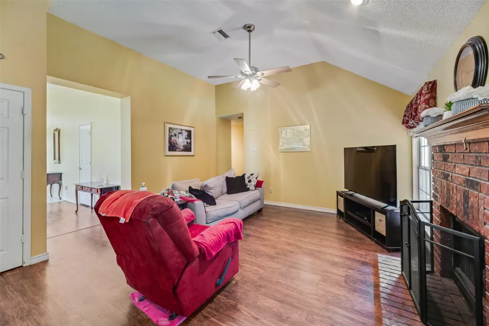 2017 Spring Mills Road Mesquite, TX 75181