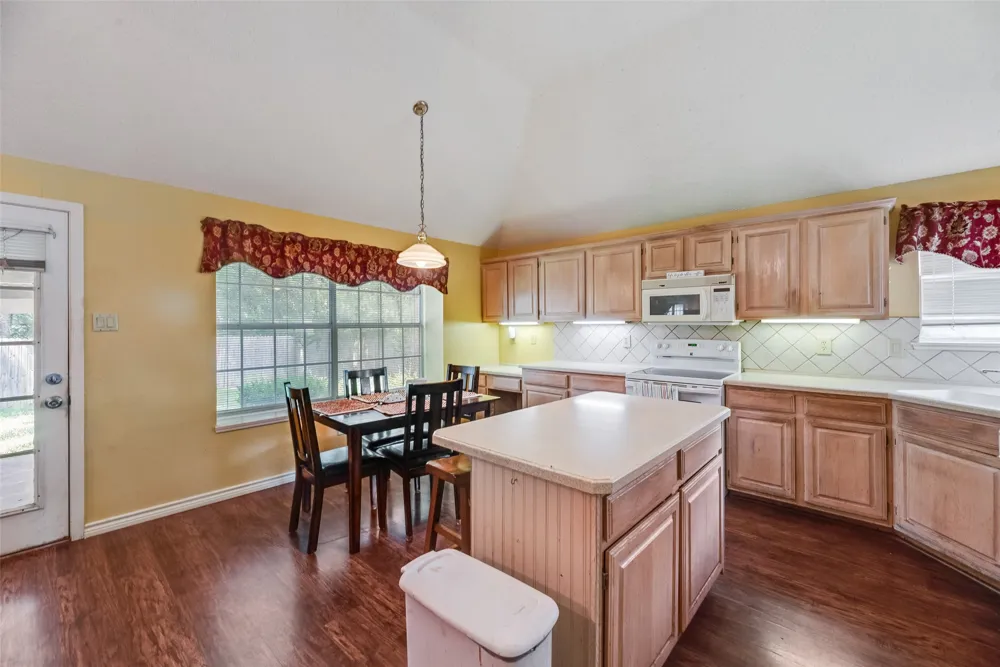 2017 Spring Mills Road Mesquite, TX 75181
