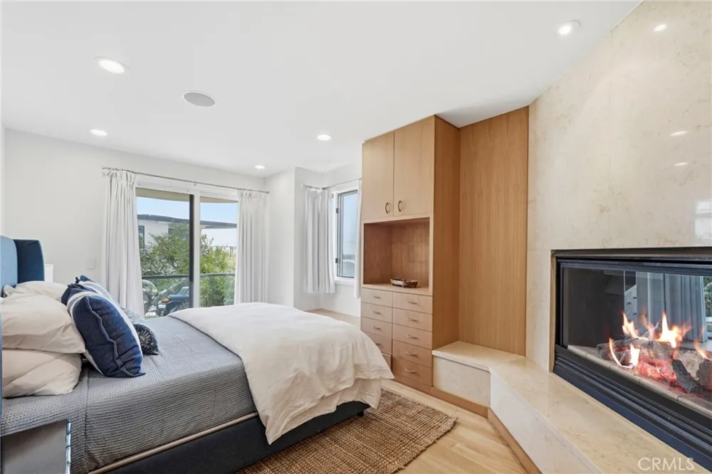 2242 Circle Hermosa Beach, CA 90254