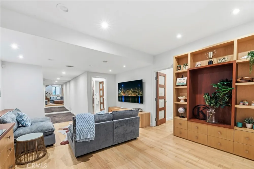 2242 Circle Hermosa Beach, CA 90254