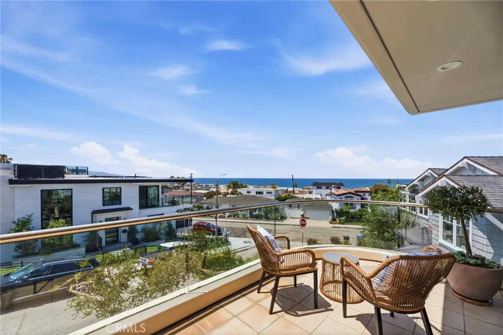 2242 Circle Hermosa Beach, CA 90254