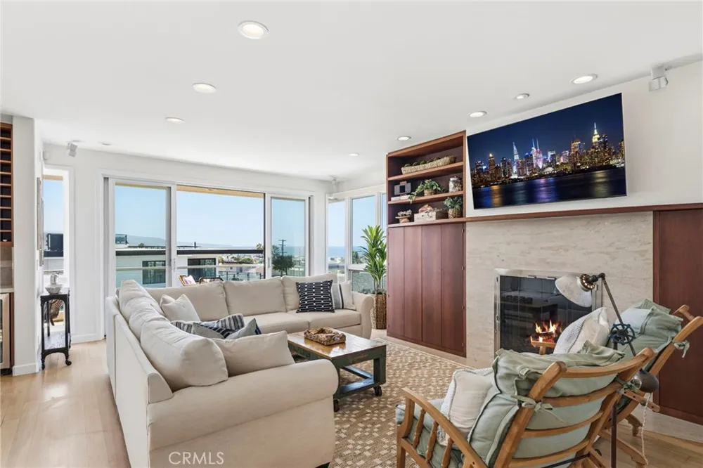 2242 Circle Hermosa Beach, CA 90254