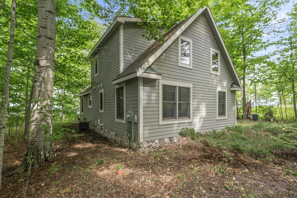 12271 Island View Drive Leelanau Township, MI 49670