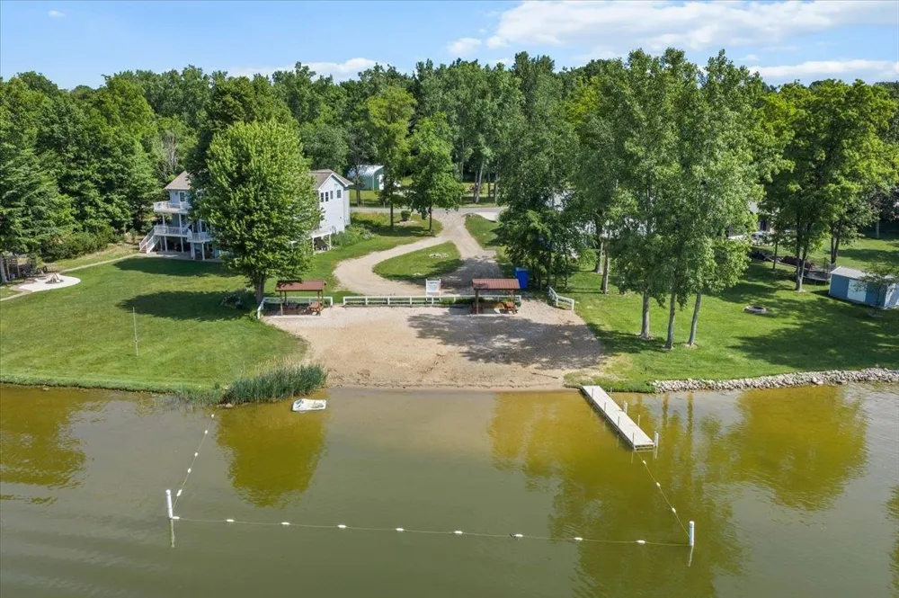 10234 Lakeside Drive Fulton Township, MI 48871