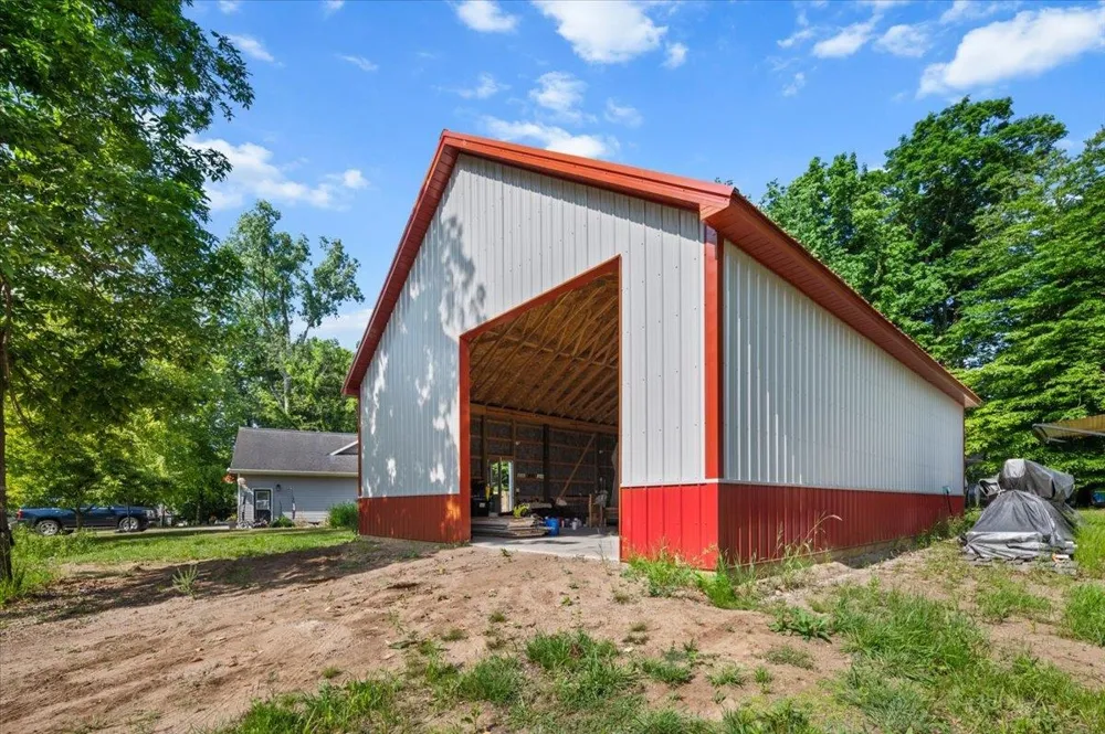 10234 Lakeside Drive Fulton Township, MI 48871