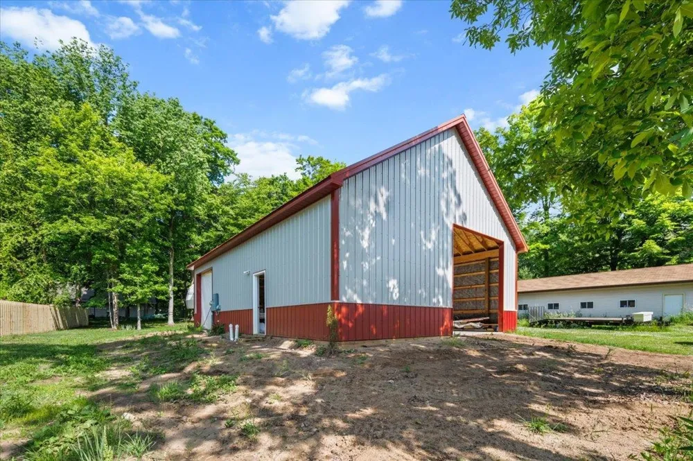 10234 Lakeside Drive Fulton Township, MI 48871
