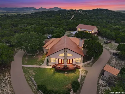 573 Hondo Oaks Dr