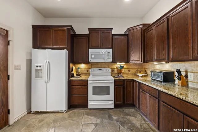 573 Hondo Oaks Dr Tarpley, TX 78883