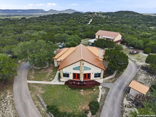 573 Hondo Oaks Dr Tarpley, TX 78883