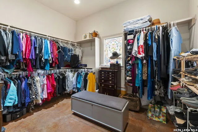 573 Hondo Oaks Dr Tarpley, TX 78883