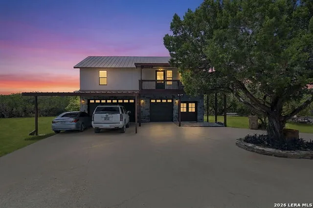 573 Hondo Oaks Dr Tarpley, TX 78883