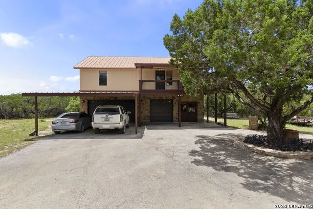 573 Hondo Oaks Dr Tarpley, TX 78883