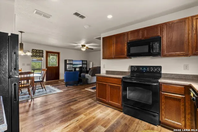 573 Hondo Oaks Dr Tarpley, TX 78883