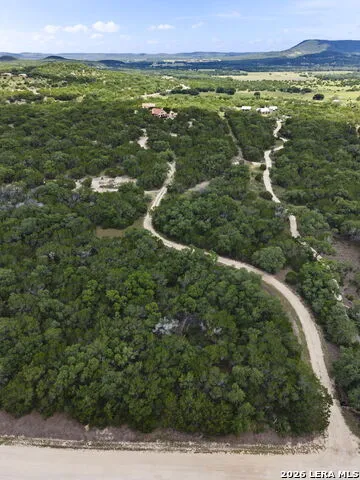 573 Hondo Oaks Dr Tarpley, TX 78883